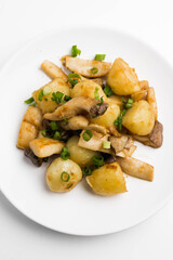 エリンギとじゃが芋のバター醤油炒め