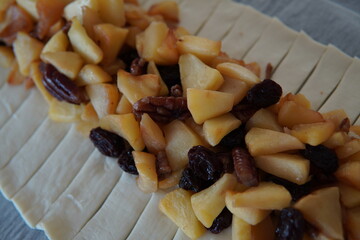 Repostería casera de manzana con pasas