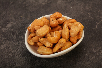 Cashew heap in the bowl