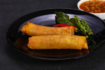 Deep fried spring roll with prawn