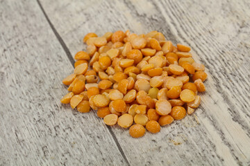 Raw dry peas for cooking