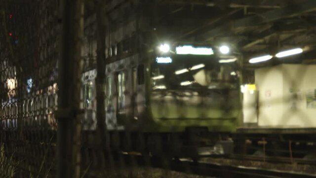 渋谷から出発した電車