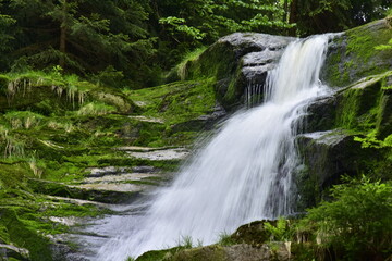 Wodospad Kamieńczyka w Karkonoszach. Karkonoski Park Narodowy © spacetech