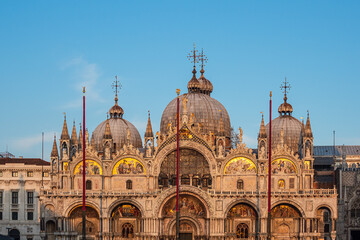 Blick auf den Markusdom in Venedig, Italien