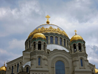 Fototapeta na wymiar Close view onto dome of Naval Cathedral, Kronstadt, near Saint Petersburg, Russia