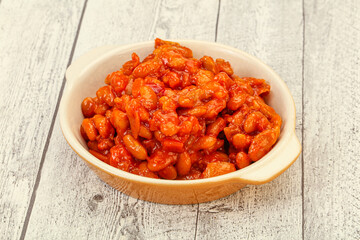 Baked kidney with tomato and pepper