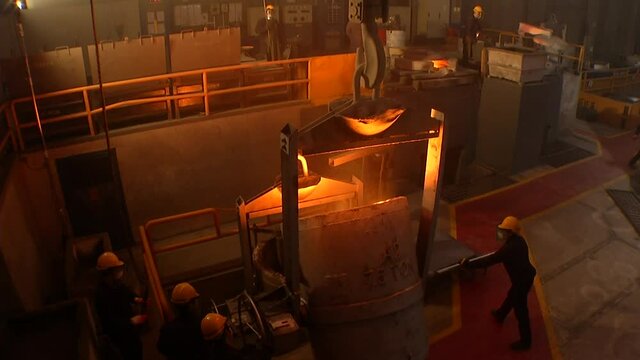Smelting metal liquid iron foundry