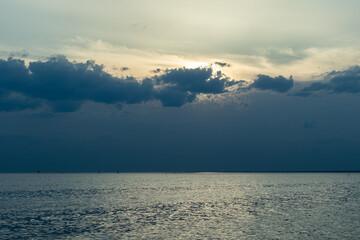 Fototapeta premium beautiful sunset on the sea