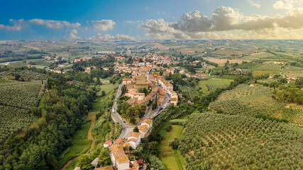 aerial view of the town of vinci florence toacana - obrazy, fototapety, plakaty