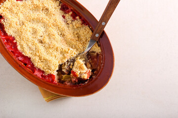 Rhubarb and strawberry crumble cake
