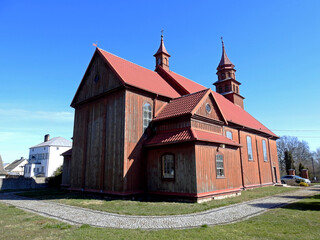 wybudowany w 1920 roku drewniany kosciol katolicki pod wezwaniem swietego jozefa w miejscowosci zlotoria na podlasiu w polsce