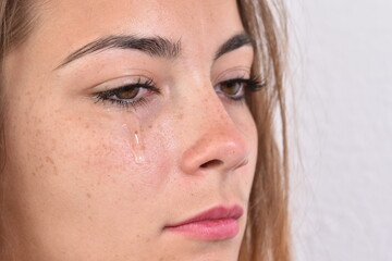 Belles larmes d'une femme triste