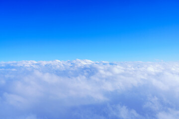 Fototapeta na wymiar 雲の上の青空