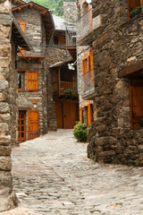 Fototapeta na wymiar street of a pyrenean town