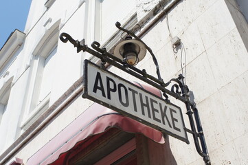 Apotheke altes Schild