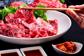 国産和牛で焼肉を楽しむ：グルメイメージ