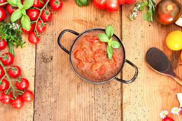 Tomatensuppe Tisch Top Brett overhead