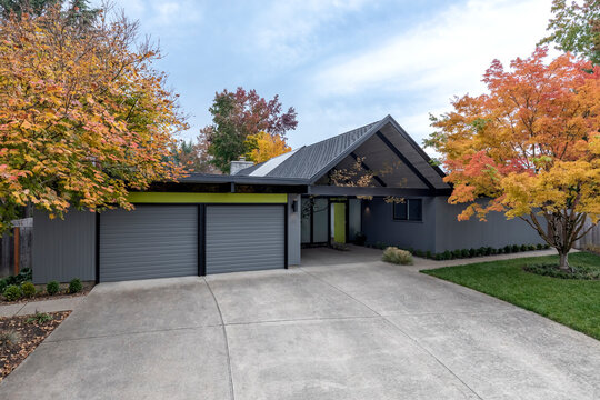 Mid-century Modern House Situated In A Quiet Neighborhood