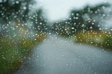 窓についた水滴