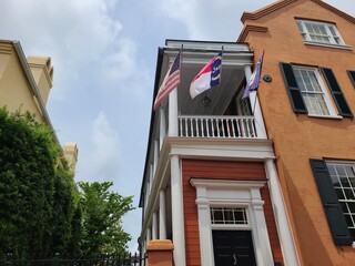 Fototapeta na wymiar old building with flag