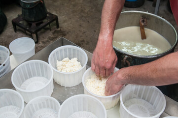 The making of tuma cheese
