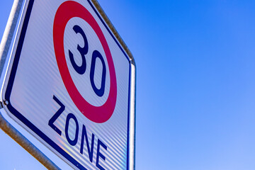 Geschwindigkeitsbegrenzung in Deutschland, 30er Zone, Tempo 30