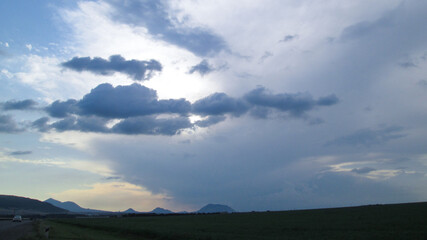Obraz premium clouds over the mountains