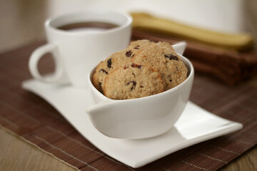 oatmeal, chestnut and raisin cookie