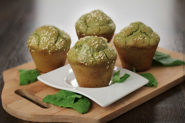 wholemeal spinach muffin with sesame