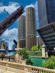 Zelfklevend Fotobehang skyscrapers in downtown chicago © Arturo