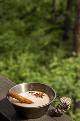 スパイスミルクティー　チャイ　 Milk Tea with Spices (Chai)