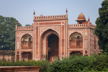 The main gateway (Darwaza) to the Taj Mahal.