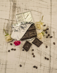 Bitter chocolate is an excellent stimulant for the human brain, as well as a good prophylactic against colds. In addition, stearic acid, which is also present in this delicacy, cleanses the blood vess