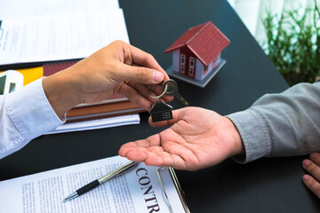 Propose a contract to sign house and real estate purchase contracts, calculate house purchase...