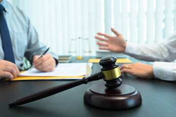 Consult with lawyers about company registration, trademark registration, criminal cases, land lawsuits, inheritance lawsuits, wills, labor