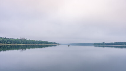 Poranek nad jeziorem Powidzkim