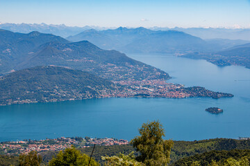 Fototapeta na wymiar Blick auf Stresa am Lago Maggiore