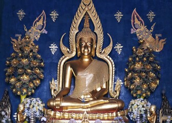 golden buddha statue in thailand