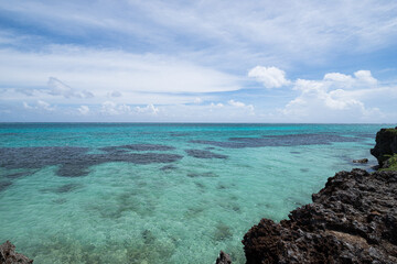エメラルドグリーンの海