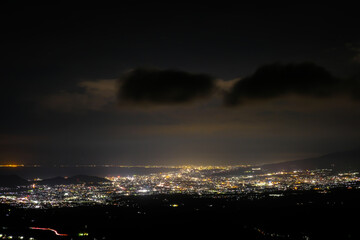 Fototapeta premium 静岡県伊豆スカイライン滝知山展望台の夜景