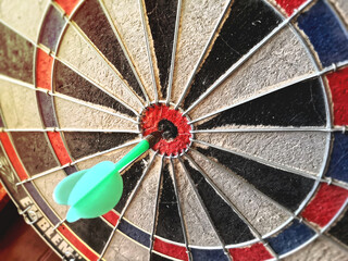 dart in the center