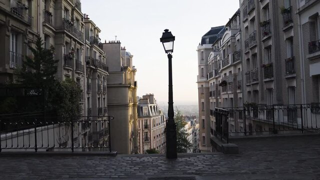 PARIS_Montmartre Empty Street Lockdown_Golden Hour_Street Lamp