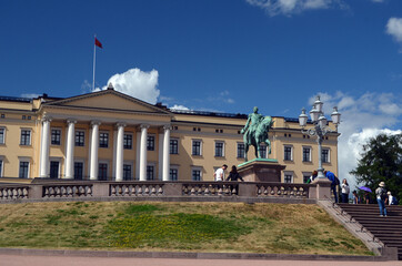 Fototapeta na wymiar Royal Palace and statue of King Karl Johan XIV in Oslo, Norway.