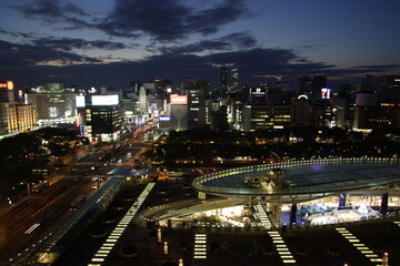 Fototapeta na wymiar 名古屋の栄の繁華街の夜景
