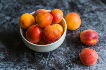 bowl of peaches
