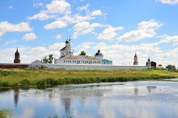 Fototapeta na wymiar Russia, Nativity Bobrenev monastery in Kolomna in summer