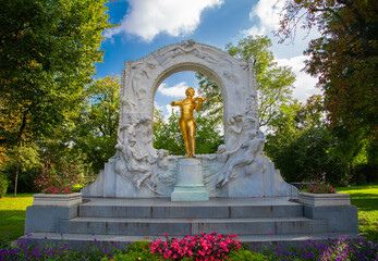 Johann Strauss sculpture in stadpark, Vienna, Austria