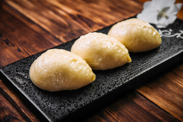 Korean steamed pjan-se pigodi pies