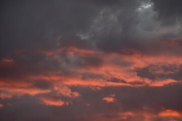 Fototapeta na wymiar red sky with clouds