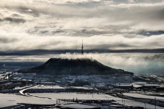 El cerro de San Crist&oacute;bal en Valladolid tas una nevada